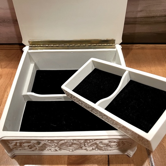 Genuine Incolay Vintage Jewelry Box Large - Picture 9 of 16